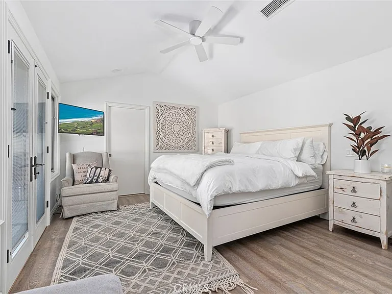 600 Cliff Dr — Photo 23