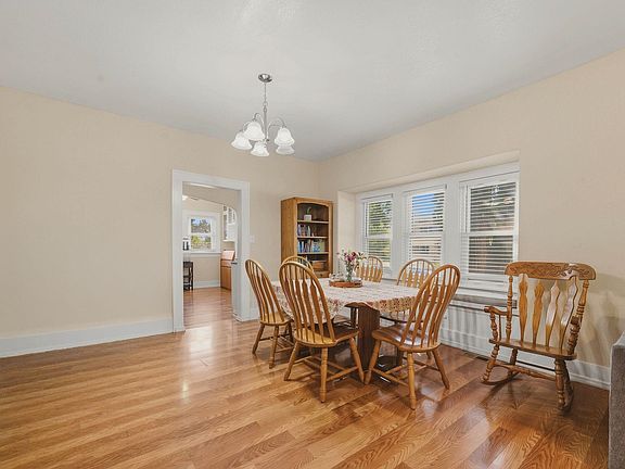5th image of 202 N Vine Ave