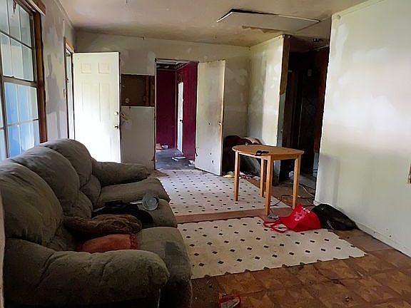 2nd image of 1320 Townsend Dr