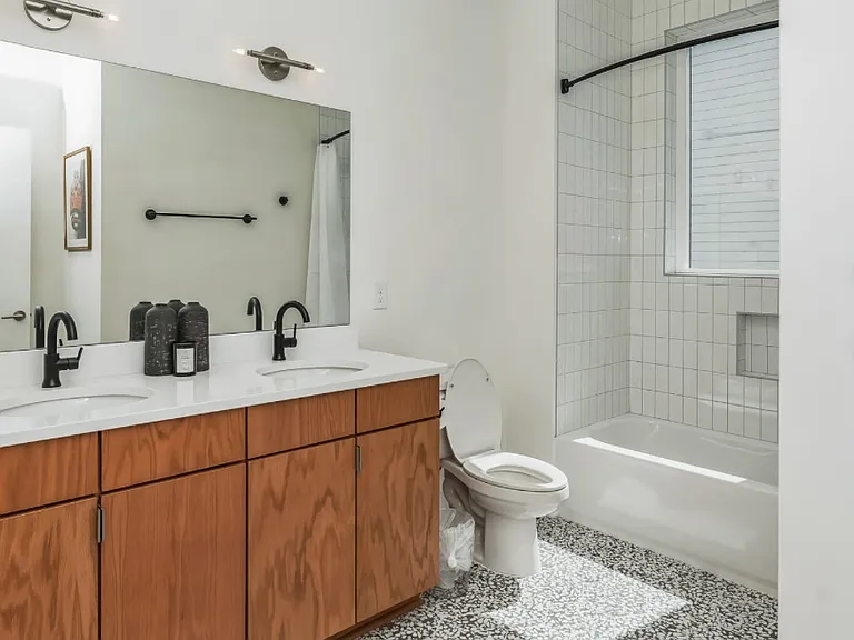 1310 Lischey Ave #201 — Photo 8