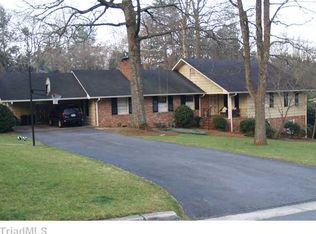 900 Partridge Ln, Winston Salem, NC 27106