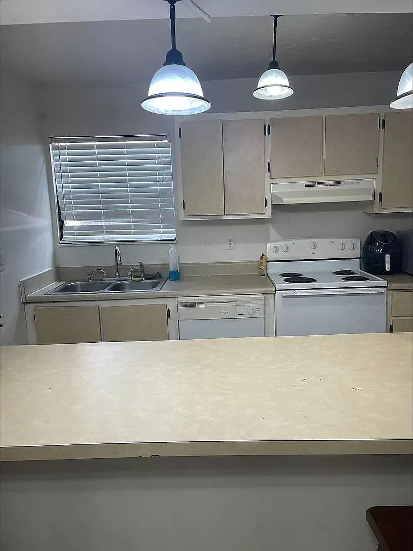 2 bed, 1226 sqft, $1,250 — Photo 4