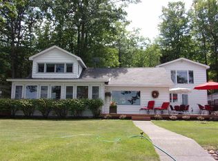 6700 W Higgins Lake Dr, Roscommon, MI 48653