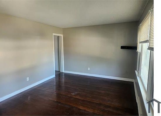 2nd image of 9128 Darnell Pl