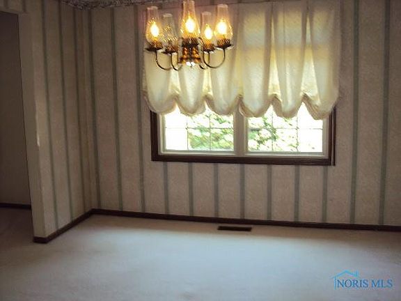 4th image of 217 Lakeview Dr