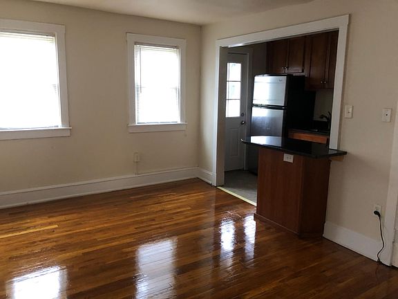 3rd image of 1207 W 47th St APT 12