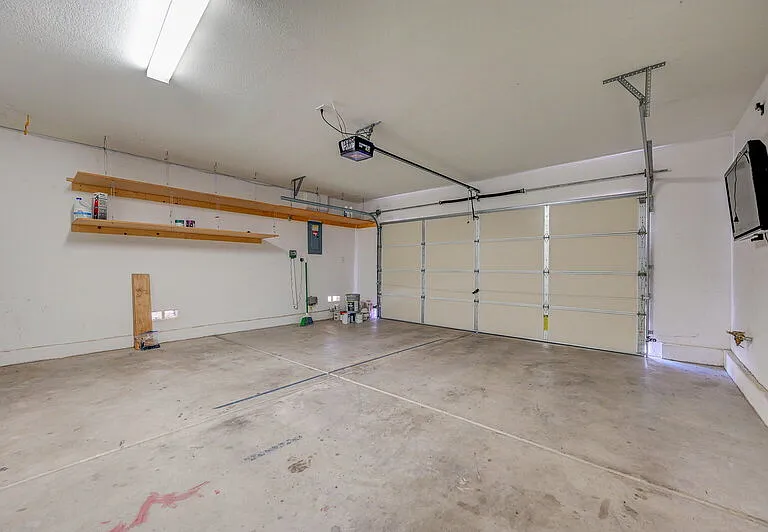 9152 Kentwell Ave — Photo 42