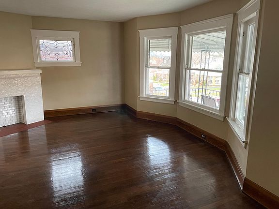 3rd image of 1664 Waterbury Rd #Up