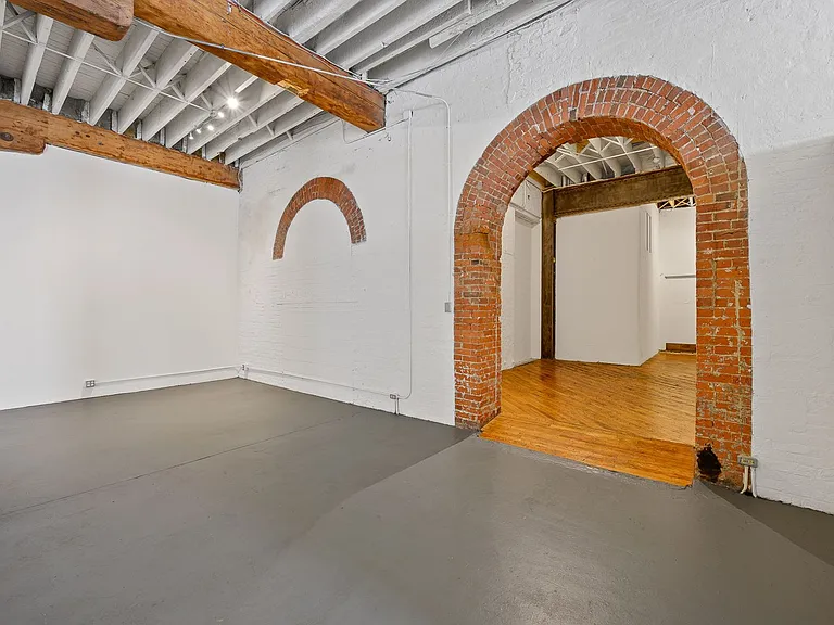 1622 Vine St — Photo 13