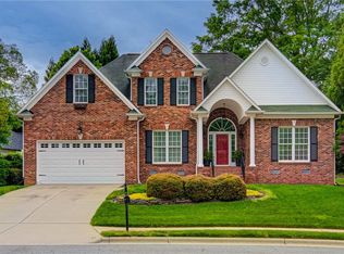 3707 Regents Park Ln, Greensboro, NC 27455