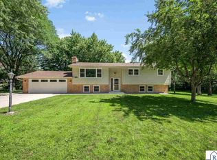 300 Viking Dr, Mankato, MN 56001