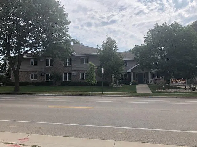 2 bed, 900 sqft, $1,500 — Photo 2