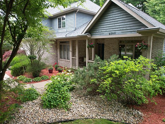 3rd image of 2280 Forest Hills Ln