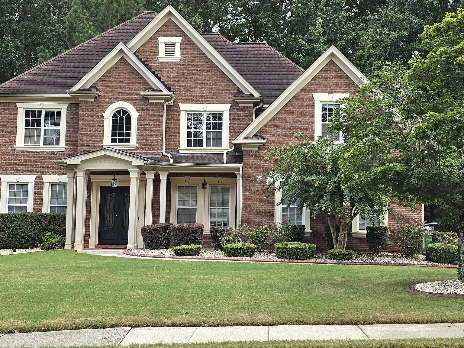 5 bed, 4.0 bath, 3335 sqft, $3,050 — Photo 1