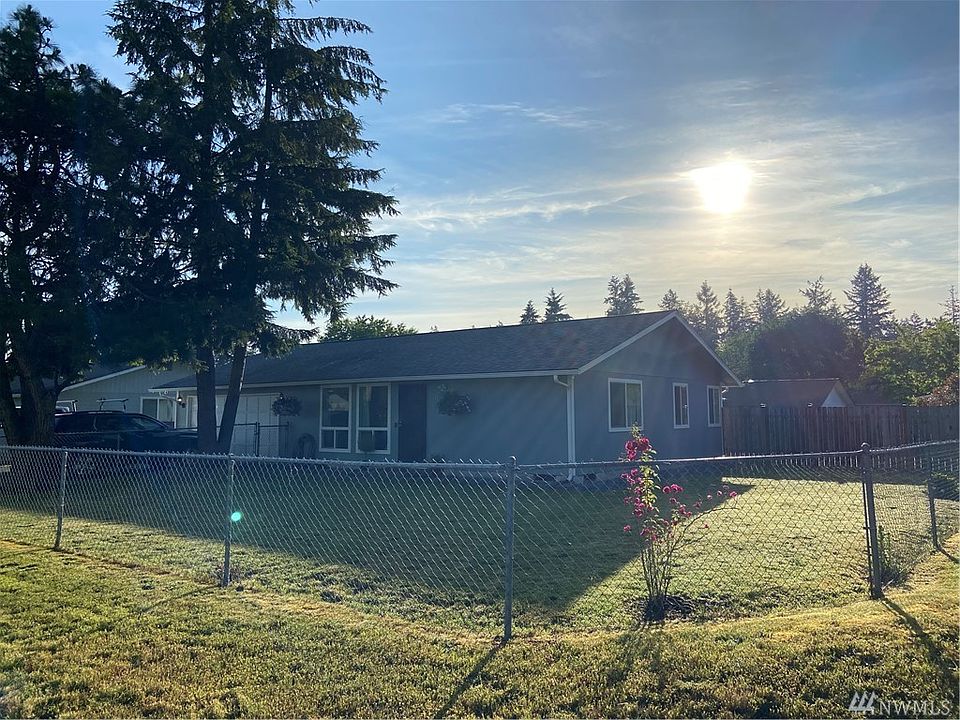 1st image of 16817 9th Ave E