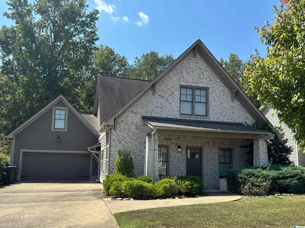 900 Valley Cir, Leeds, AL 35094