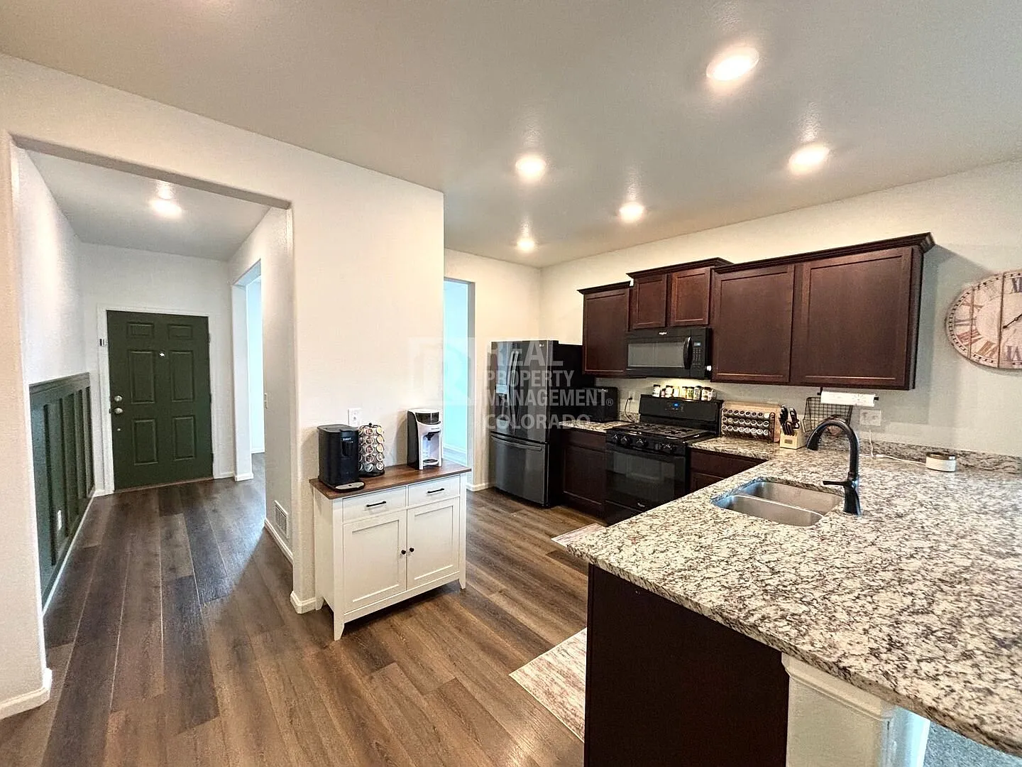 Single-Story Home with Central AC, Large Fenced Yard and Washer/Dryer Included — Photo 3