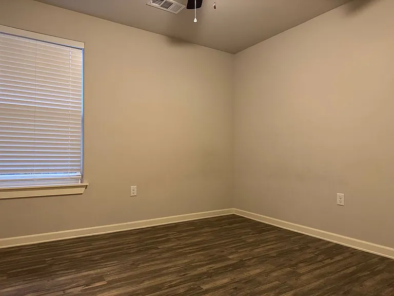 1707 SE K Pl — Photo 14