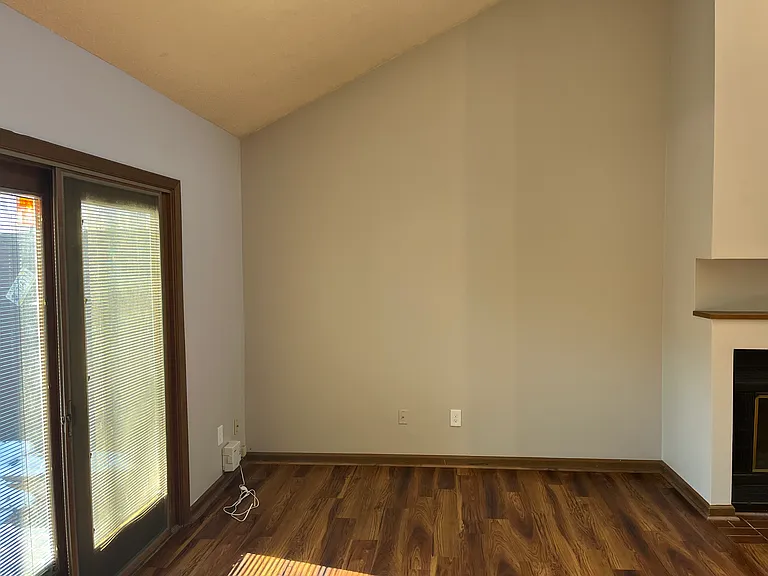 2135-2137 Versailles Village Pl — Photo 4