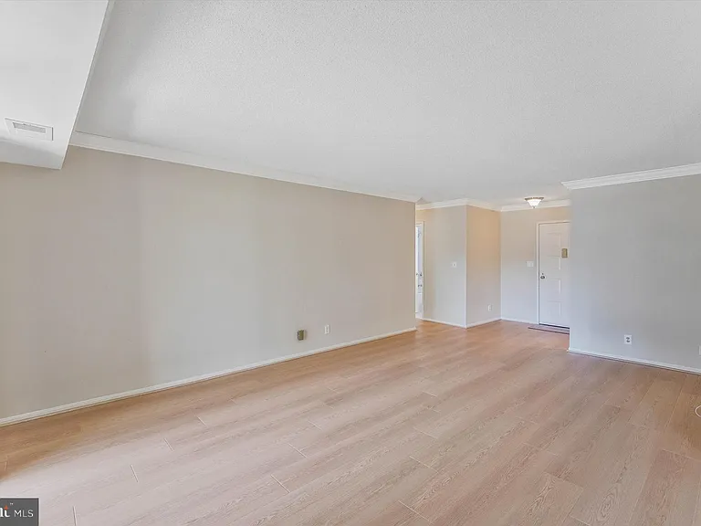 8360 Greensboro Dr #208 — Photo 10