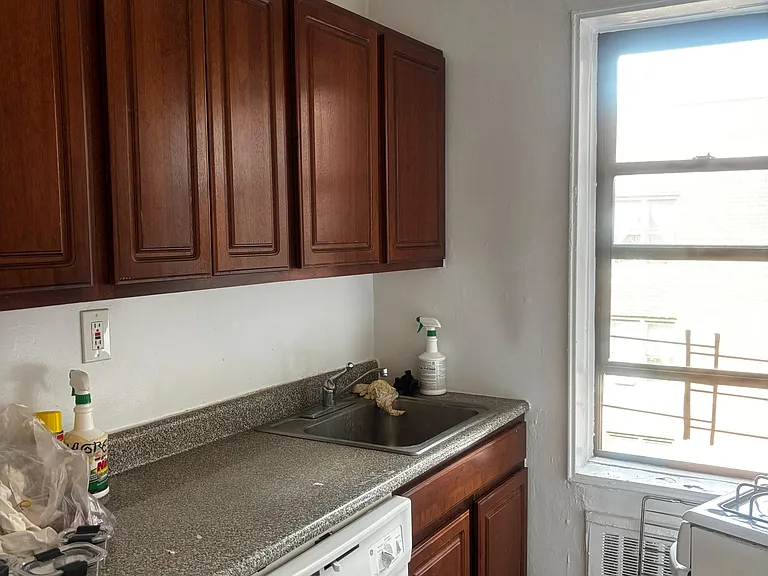 139-05 85th Dr #6D — Photo 1