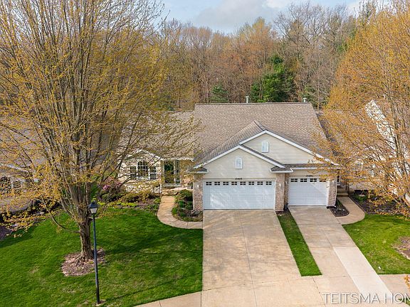 2nd image of 15443 Winchester Cir