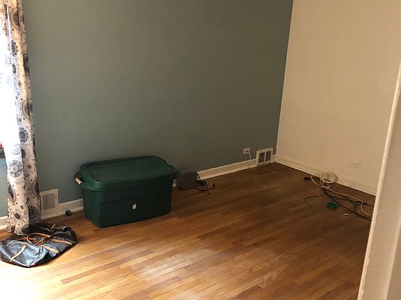 4th image of 10316 Elizabeth St #2