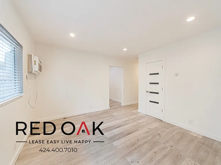 514 S Mariposa Ave #208 — Photo 5