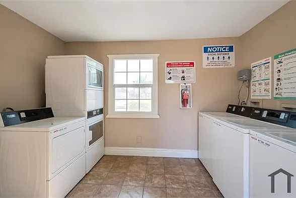 2234 W Hazelwood St #201 — Photo 6