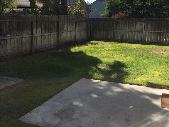 2nd image of 816 Ann Marie Dr