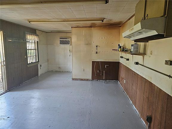 2nd image of 1202 E Layafette St