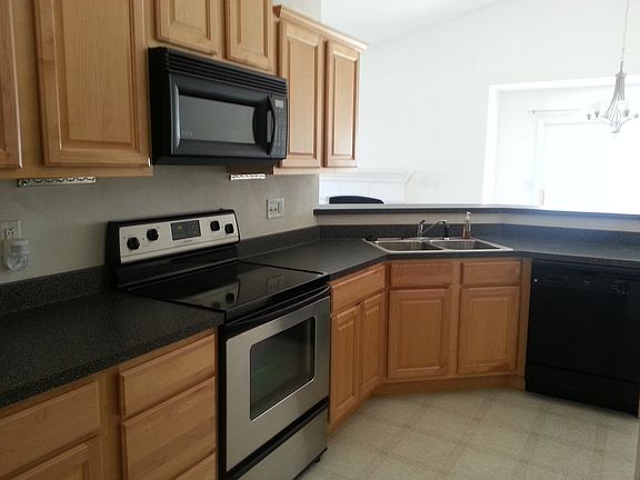 4th image of 1525 & 1527 English Pine Ln