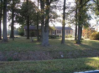 980 Hollingsworth Rd, Mount Olive, NC 28365
