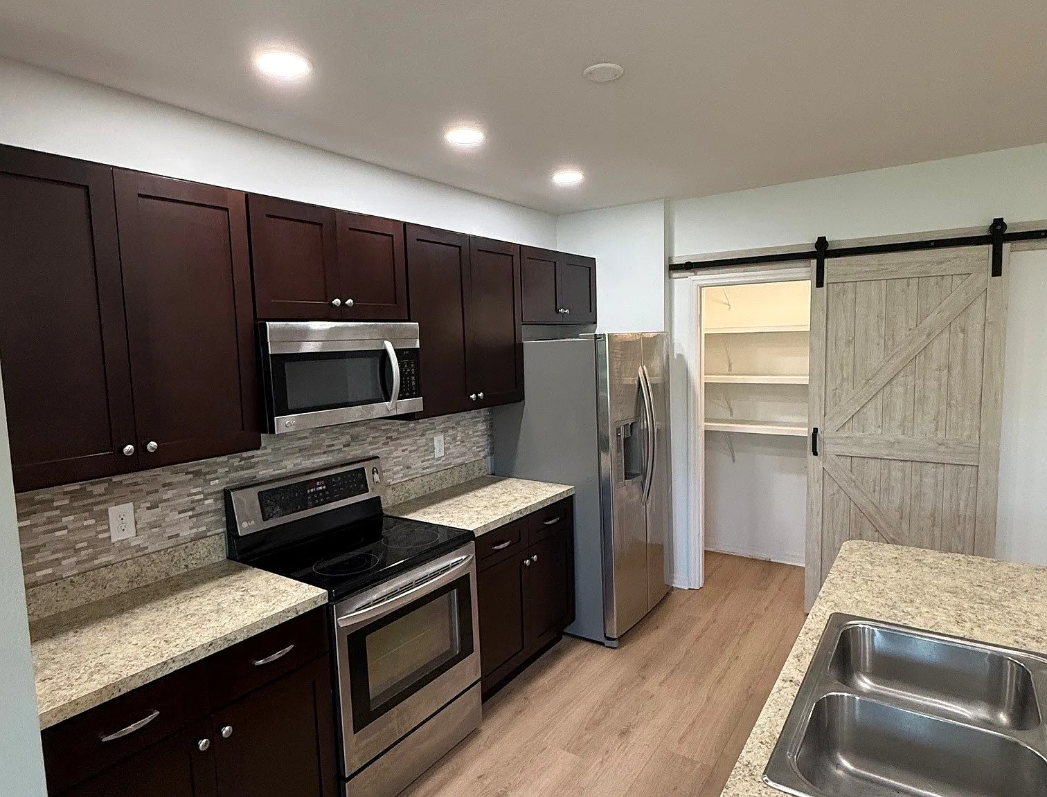 3 bed, 1711 sqft, $2,750 — Photo 3