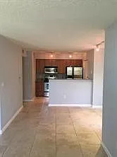 1 bed, 1.0 bath, 696 sqft, $1,900 — Photo 4