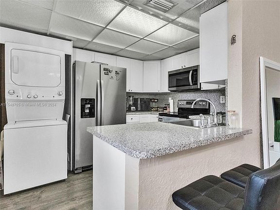 5th image of 10300 NW 9th Street Cir APT 201