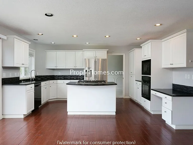 16059 NW Energia St — Photo 8