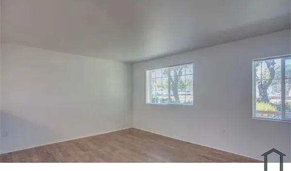 503 Daniels Ave — Photo 7