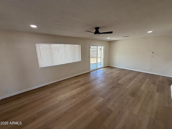4th image of 3117 W PERSHING Avenue