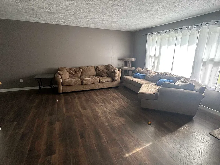 7411 Pine Island Dr NE — Photo 6