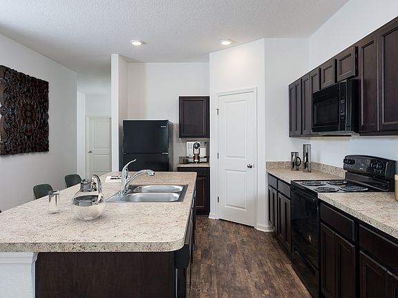 2nd image of 507 Eaglecrest Dr