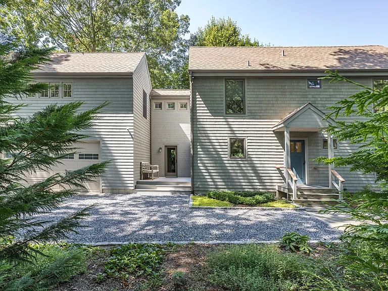 81 Collingswood Dr — Photo 3
