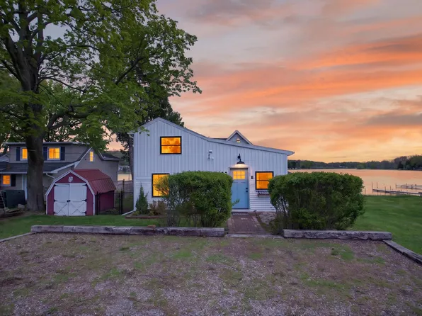 622 Swains Lake Dr, Concord, MI 49237