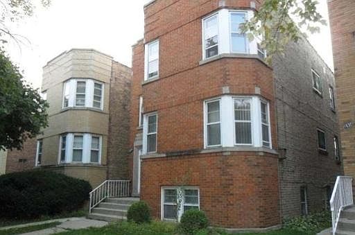2nd image of 1634 S Oak Park Ave