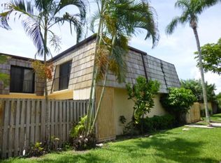 2339 Waterside Dr, Lake Worth, FL 33461