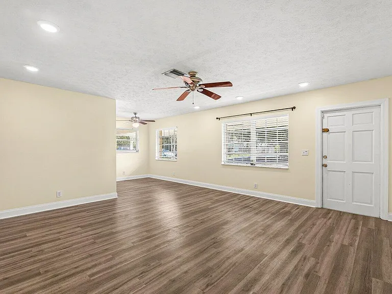 640 Jaeger Dr — Photo 4
