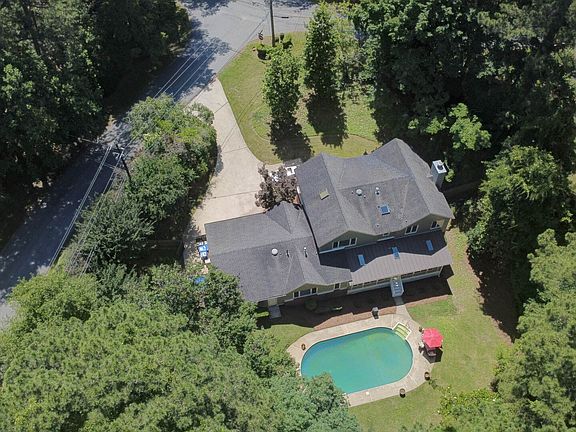 3rd image of 101 Cascade Rd