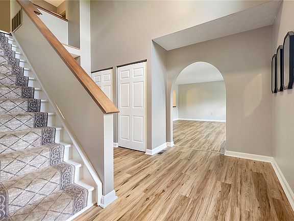 3rd image of 3004 Shawnee Ct