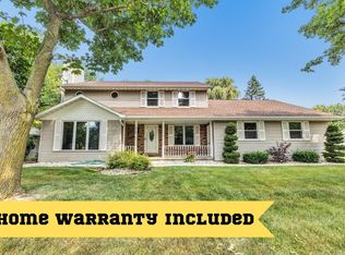 2719 Woodland Hills Ct, Green Bay, WI 54311