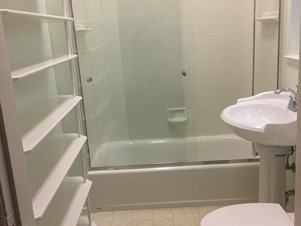 2nd image of 347 Lytton Ave #1
